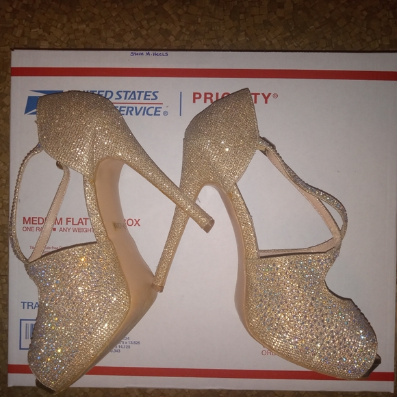 Steve Madden Silver Bling Rhinestone Heels Size 7 - Picture 7 of 16